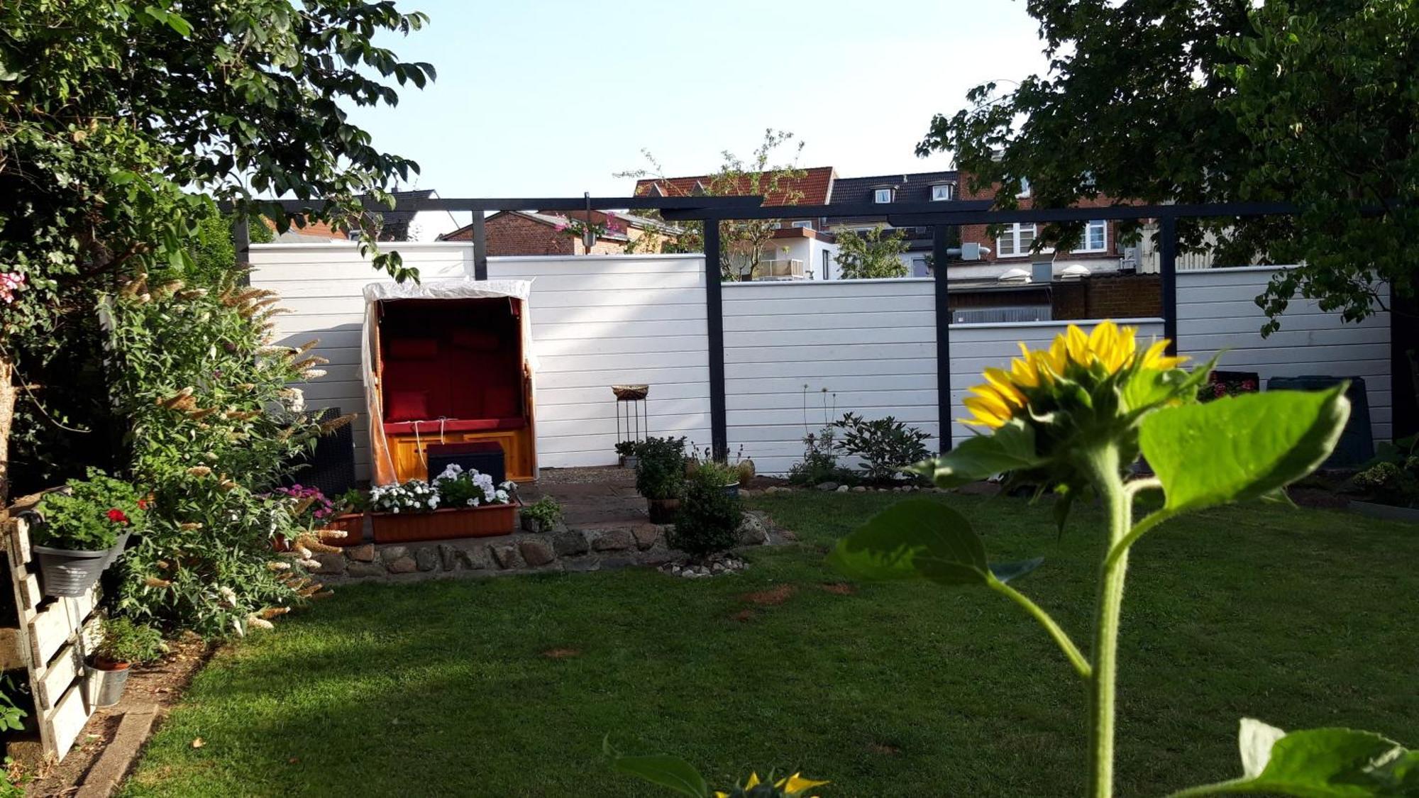 Gleis Acht Apartment Bredstedt Bagian luar foto